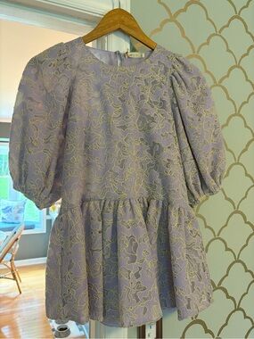 NWT- STINE GOYA Lavender Liw Puff-Sleeve Embroidered Top